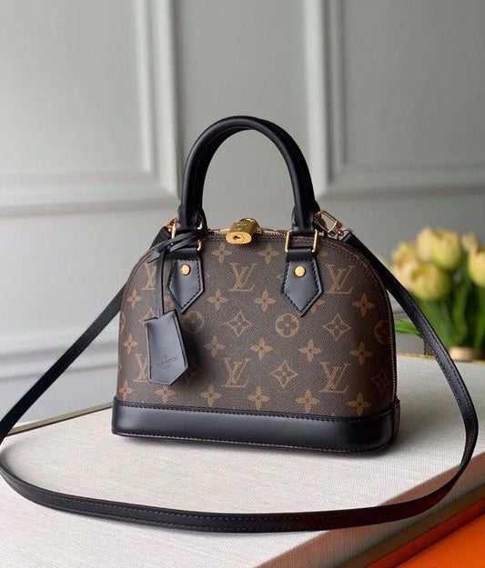 lv bag M